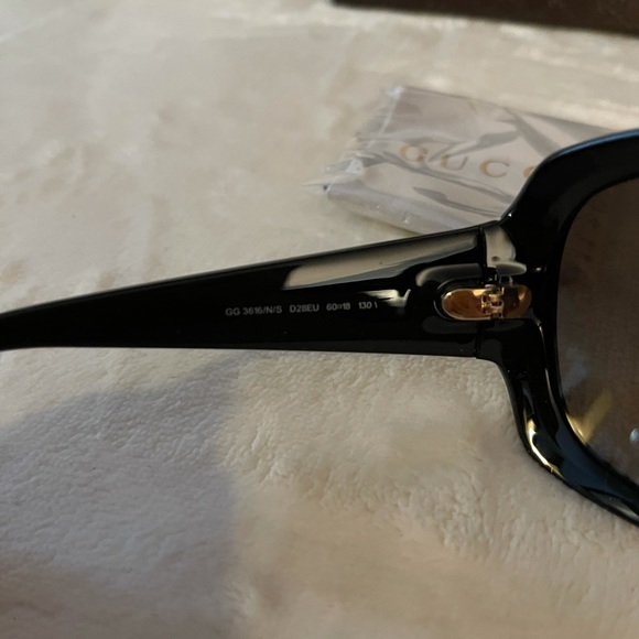 Authentic Brand new Gucci sunglasses with case - Picture 5 of 6